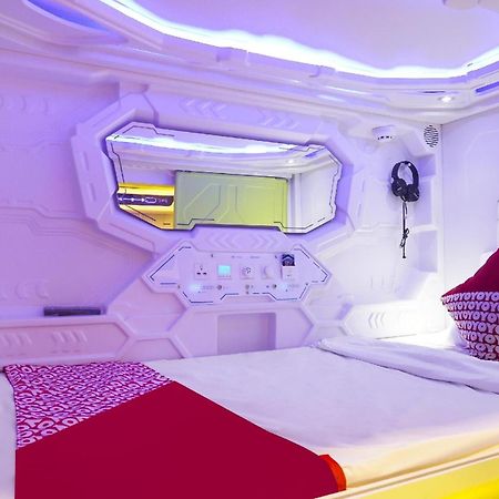 Super Oyo 91328 Fiducia Capsule Hotel Jakarta Luaran gambar