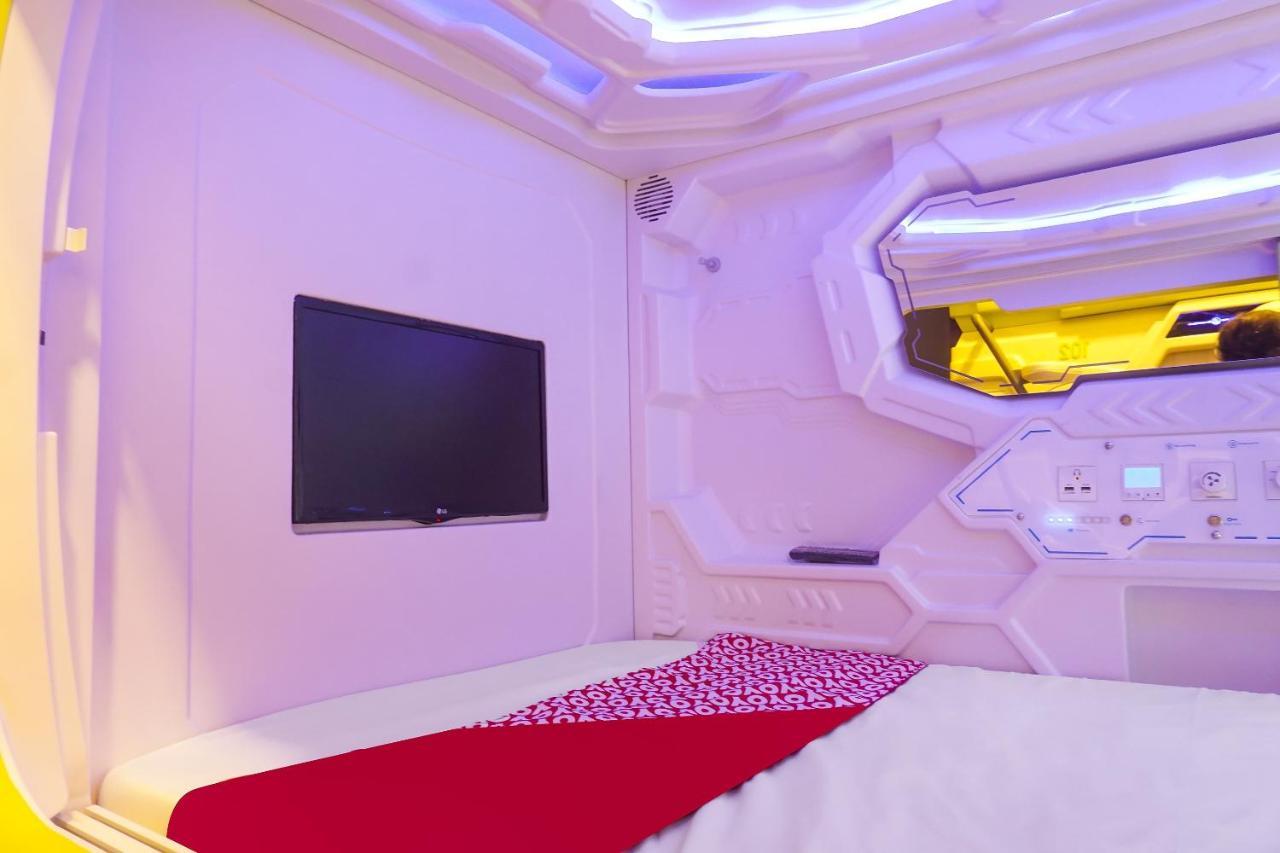 Super Oyo 91328 Fiducia Capsule Hotel Jakarta Luaran gambar