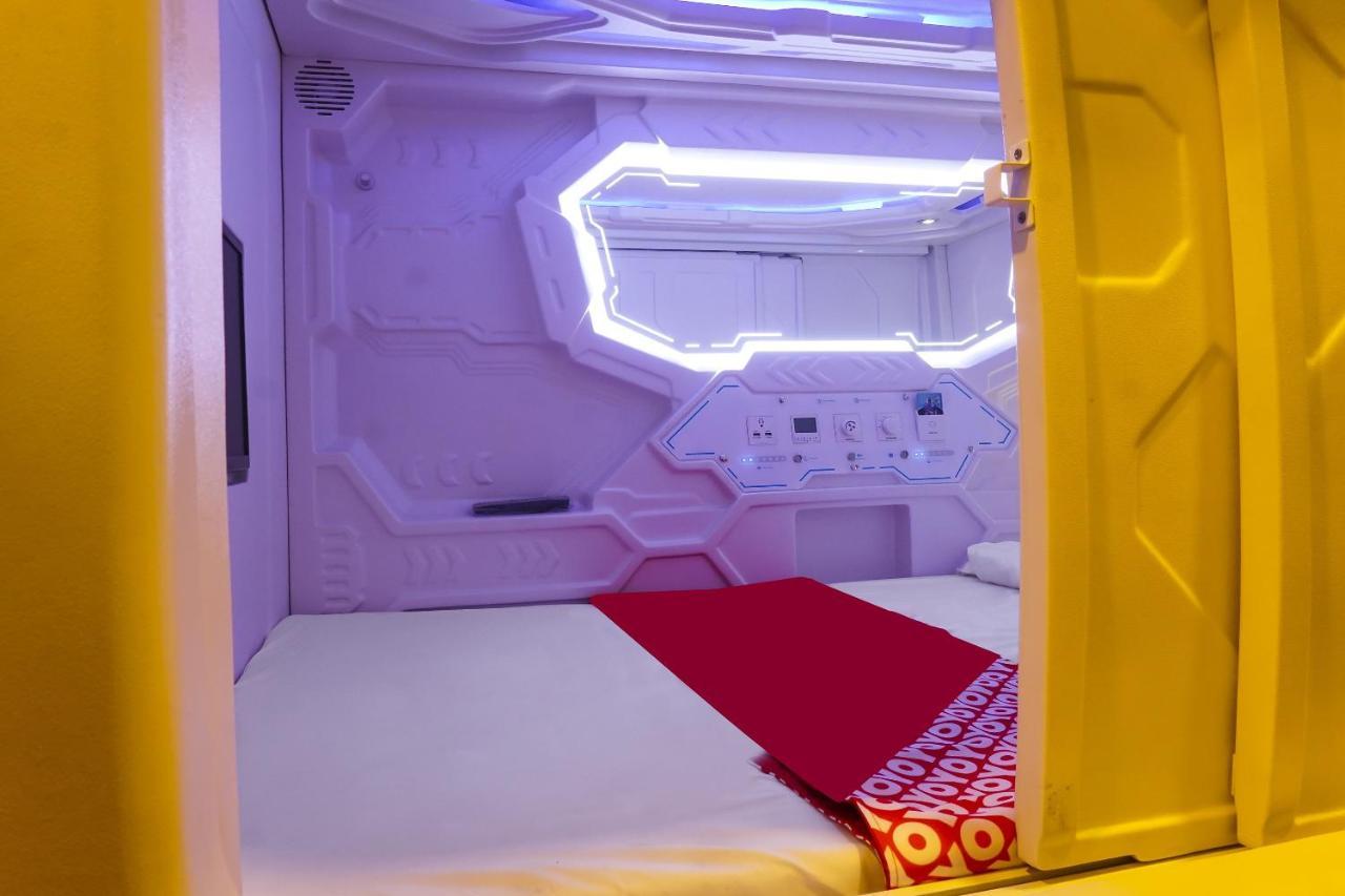 Super Oyo 91328 Fiducia Capsule Hotel Jakarta Luaran gambar