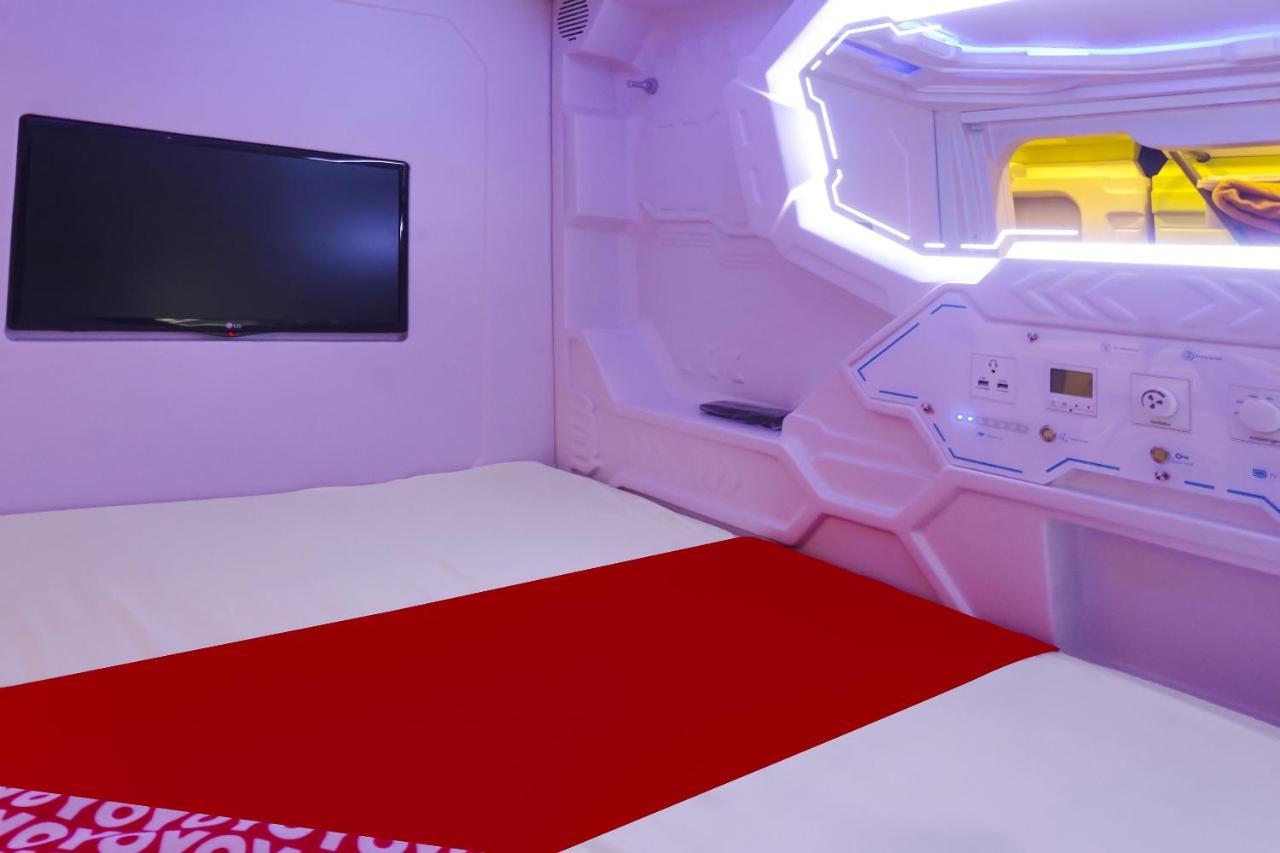 Super Oyo 91328 Fiducia Capsule Hotel Jakarta Luaran gambar