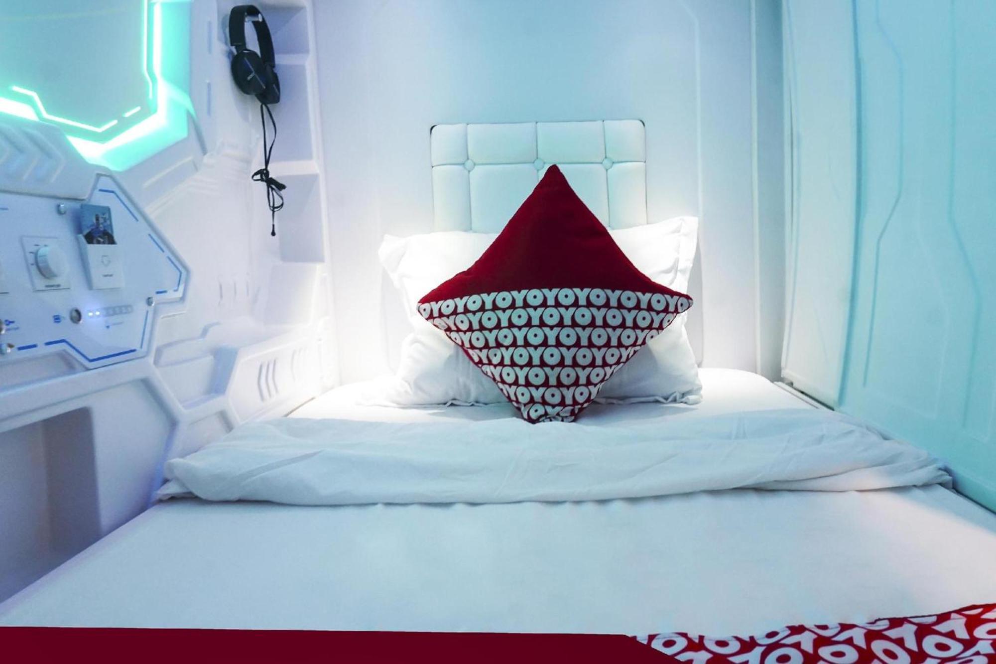Super Oyo 91328 Fiducia Capsule Hotel Jakarta Luaran gambar